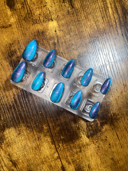 Moon light medium almond cat eyes