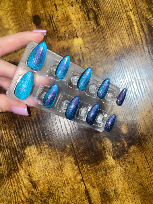 Moon light medium almond cat eyes